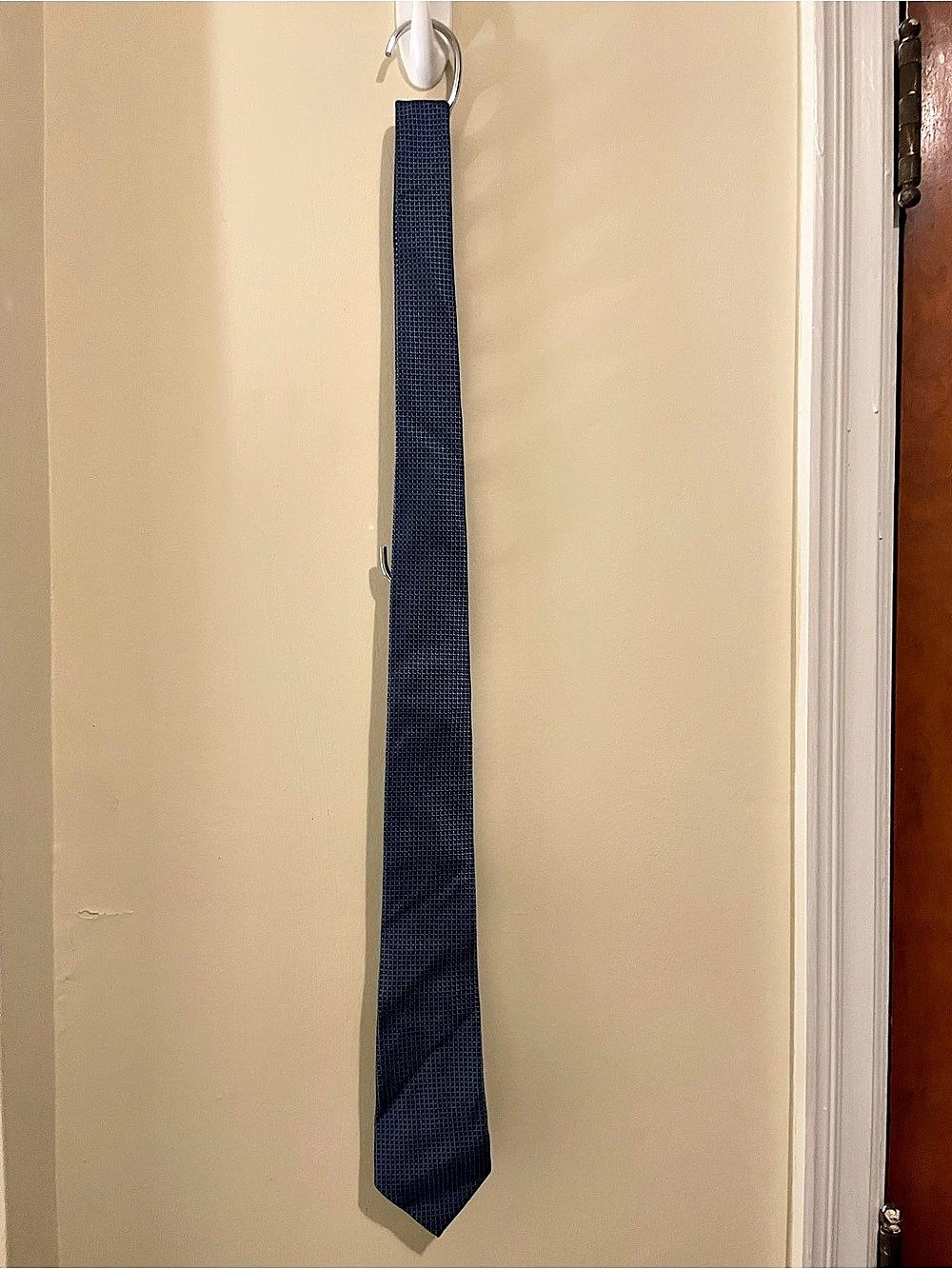 Banana Republic Men's 100% Silk Geometric Tie in Blue & Black Like New